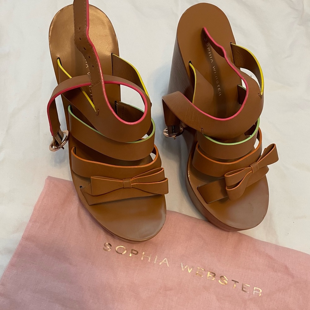 Sophia wester platform